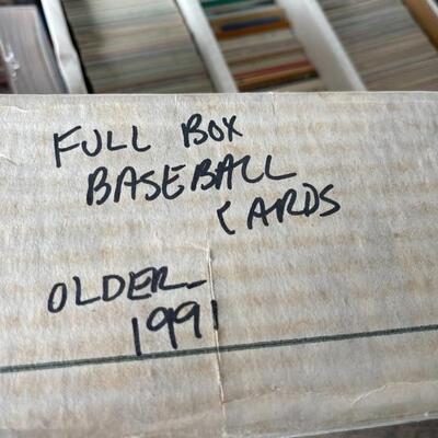 105: Loose Baseball and Football Cards