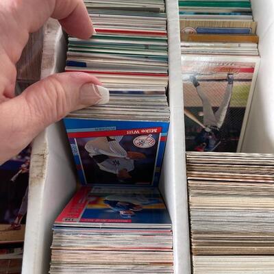 105: Loose Baseball and Football Cards