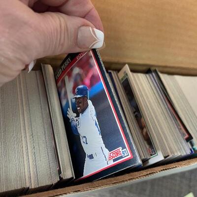 105: Loose Baseball and Football Cards