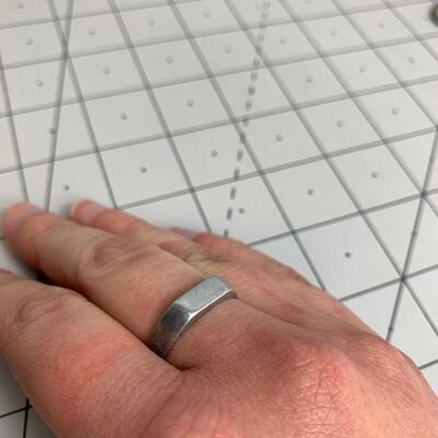 #8 Minimalist Band Ring Size 9