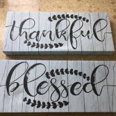 CANVAS BLESSED AND THANKFUL 12 INCH WALL HANGINGS