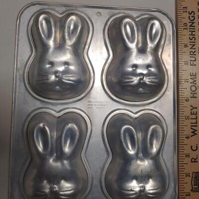 Rabbit cooking pan