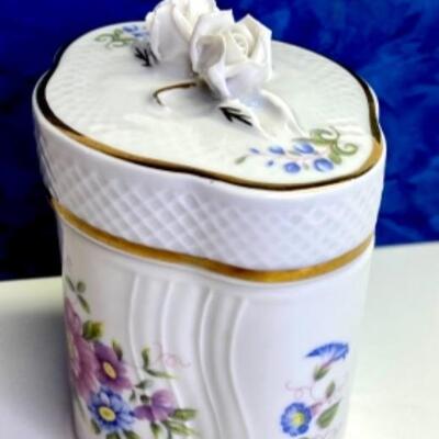 Vintage Porcelain Vanity Box / lidded jar Hollohaza Hungary w Rose Finials 