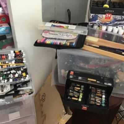 MOSTLY NEW SET OF ARTS AND CRAFTS SUPPLIES