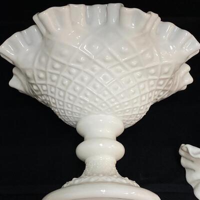 Fenton Diamond Quilted Single Horn Epergne