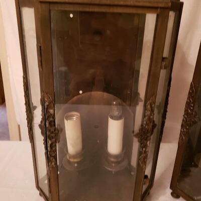 LOT #1. Pair of vintage brass porch lanterns â€“ electric