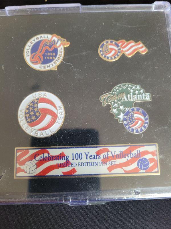Volleyball pin set