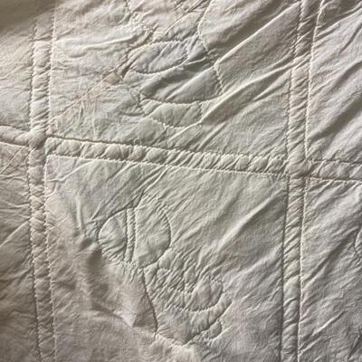 Handmade Vintage Sun Bonnet quilt 