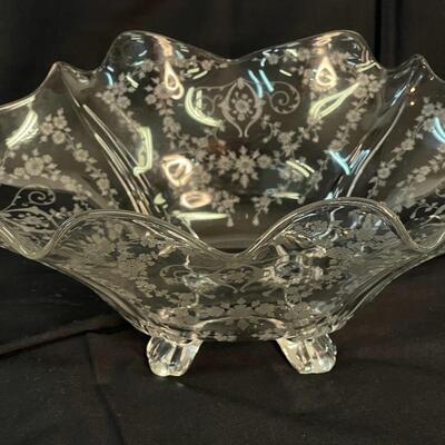 Cambridge â€œDianeâ€ Etched Glass Footed Bowl 