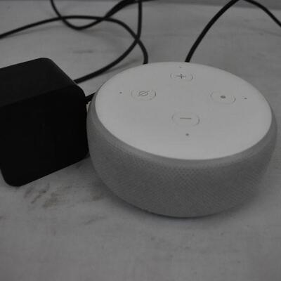 Amazon Smart Speaker with Power Cable Amazon Echo Dot, white