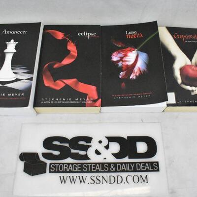 4 pc Paperback Stephenie Meyer Twilight Books in Spanish