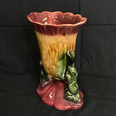 Hull â€œWoodlandsâ€ Suspended Vase