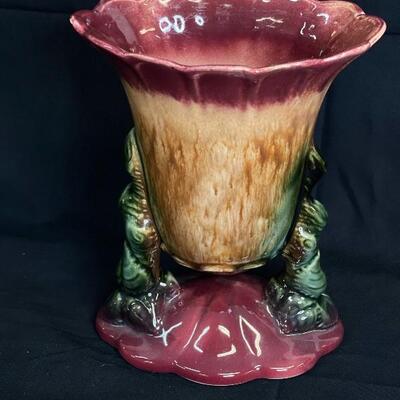 Hull â€œWoodlandsâ€ Suspended Vase