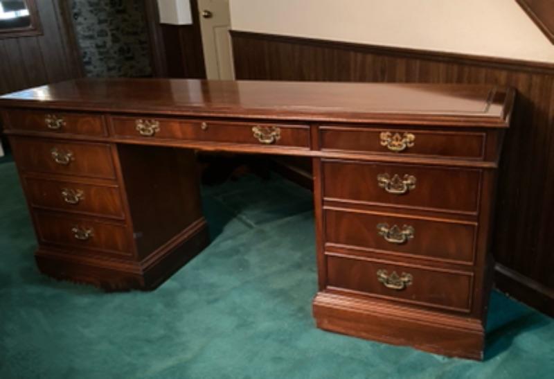 Vintage outlet mahogany desk