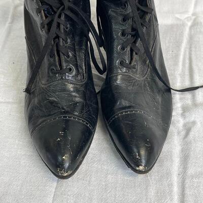 Vintage Ladies Lace-Up Boots
