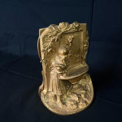 â€œGirl Outâ€ Fountain Bookends