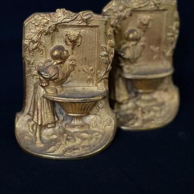 â€œGirl Outâ€ Fountain Bookends