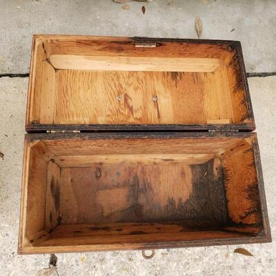LOT #32. vintage toolbox