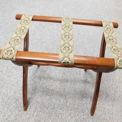 Solid Wood Frame Luggage Stand 