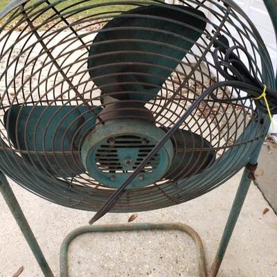 LOT #48. Vintage Emerson Seabreeze electric floor fan, adjustable