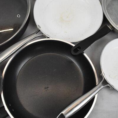 8 pc Cookware: 6 Frying Pans & 2 Lids