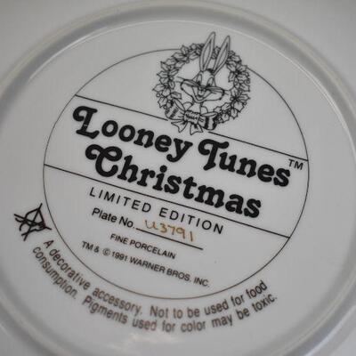 Looney Tunes Christmas Limited Edition 1991 Collector's Plate