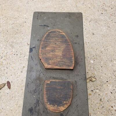 LOT #60. Vintage wooden shoeshine kit with accessories. 