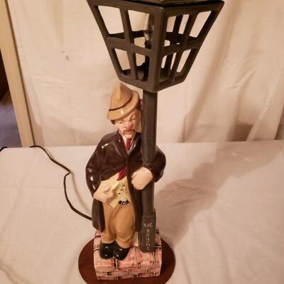 LOT #72. Vintage Rue Royal lamp