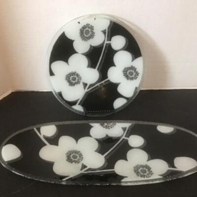 K - 1341 Artisan Signed Fused Art Glass Black & White Platter / Plate 