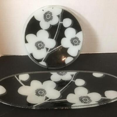 K - 1341 Artisan Signed Fused Art Glass Black & White Platter / Plate 