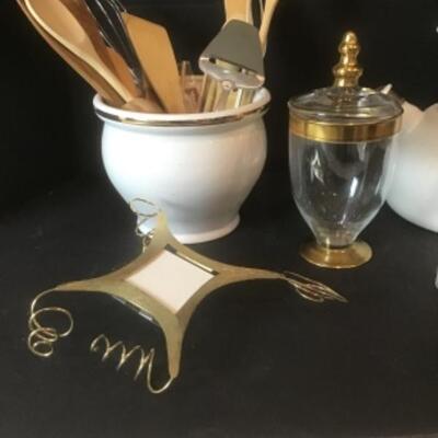 K - 1345  White & Gold For Your Kitchen Lot 