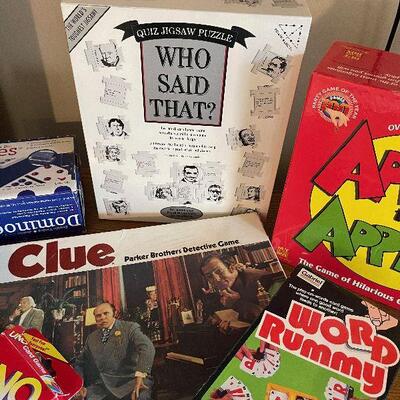 #124 Game Lot: Clue, UNO cards etc.