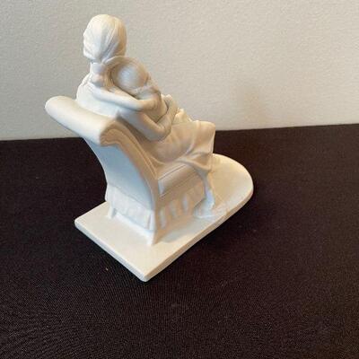 #127 Porcelain Bisque Woman and Daughter  White 