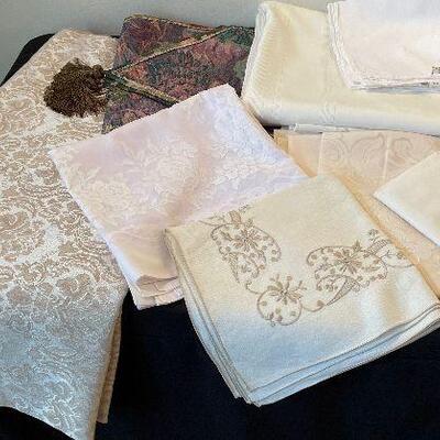 #138 Mixed Lot of Linens: Demask Table Clothes, Napkins 