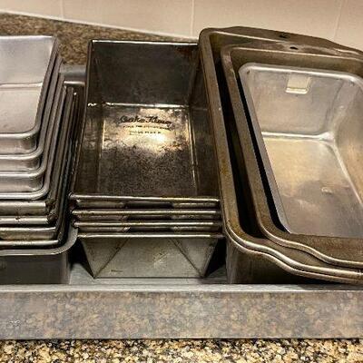 #157  Metal Baking Pans 