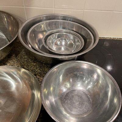 #170 Stainless Steel Serving / Mixing Bowls 