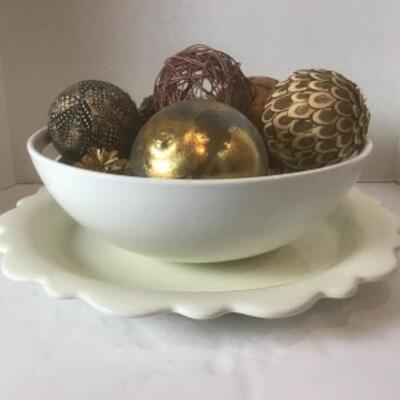 K - 1362. 10 Strawberry Street Ceramic Bowl with Decorative Balls/I Patrizi Platter