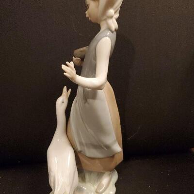 LLADRO (#15)  Figurine Porcelain Girl with Duck  9.5" x 4" Girl Feeding Duck