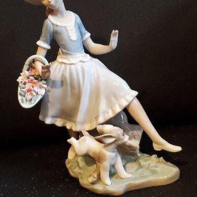 Lladro LRG figurine (#17) "MIRTH IN THE COUNTRY" GIRL Run DOG FLOWERs (4920)