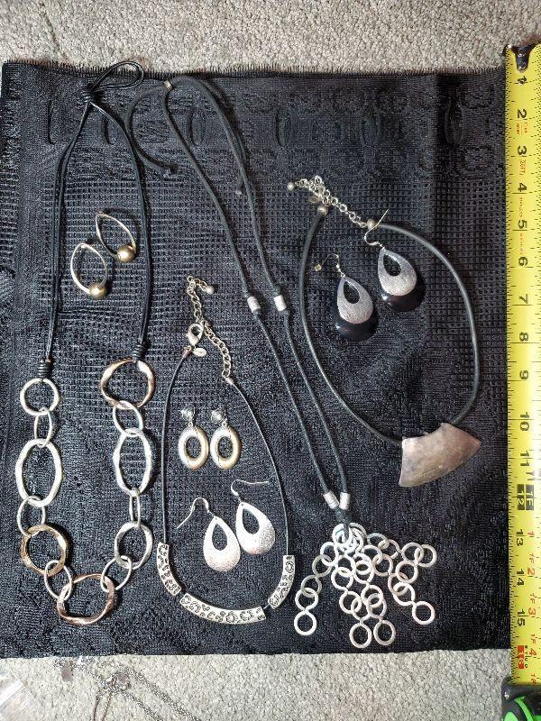 Costume Jewelry Lot (9) 4 Necklaces (2 Chico's) and 4 pr Earrings (1