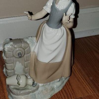 Lladro Nao Porcelain Figurine Girl with broken  Water Jug (item #41)