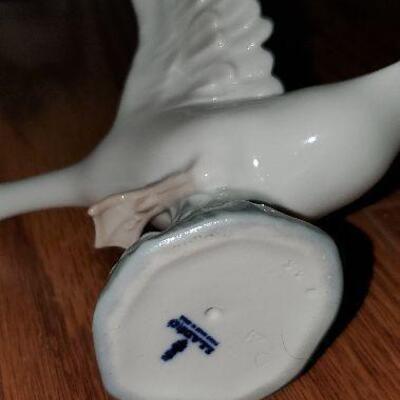 Lladro Porcelain Figurine Goose Duck Running Taking off #1265 (item #42)