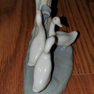 Lladro Nao 3 Geese Ducks Porcelain Figurine (item #44) - 1 beak end is missing