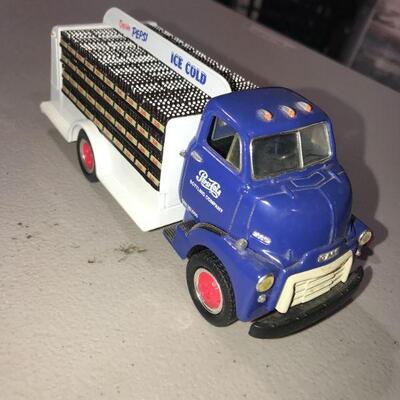 First Gear 1952 GMC-COE Pepsi Cola Bottler's Truck "ICE COLD" (item #118)