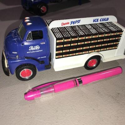 First Gear 1952 GMC-COE Pepsi Cola Bottler's Truck "ICE COLD" (item #118)