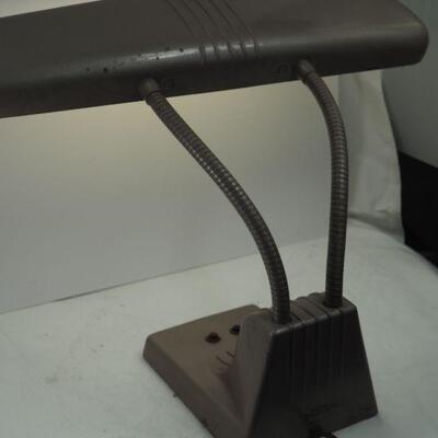 Lot 108 1950s Vintage Mid Century Modern Retro Office lamp Razor 1000