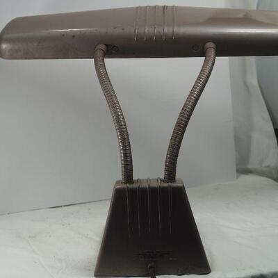 Lot 108 1950s Vintage Mid Century Modern Retro Office lamp Razor 1000