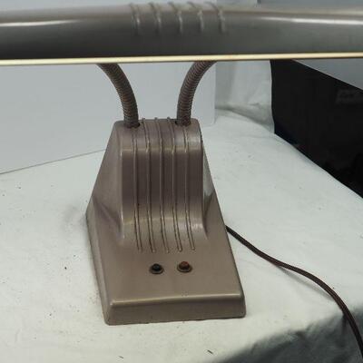 Lot 108 1950s Vintage Mid Century Modern Retro Office lamp Razor 1000