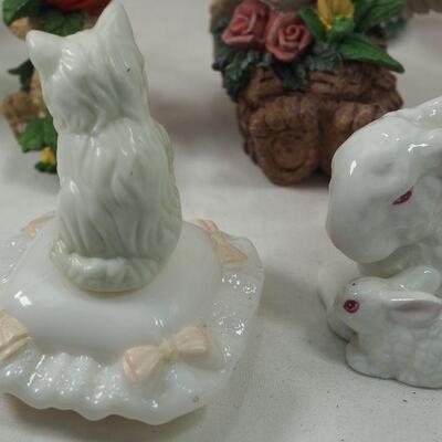 Lot 109 Easter Collectibles