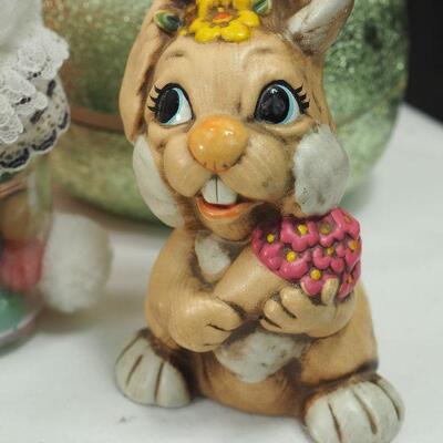 Lot 109 Easter Collectibles